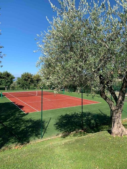 Tennis / Pool / Barbecue Бардолино Экстерьер фото