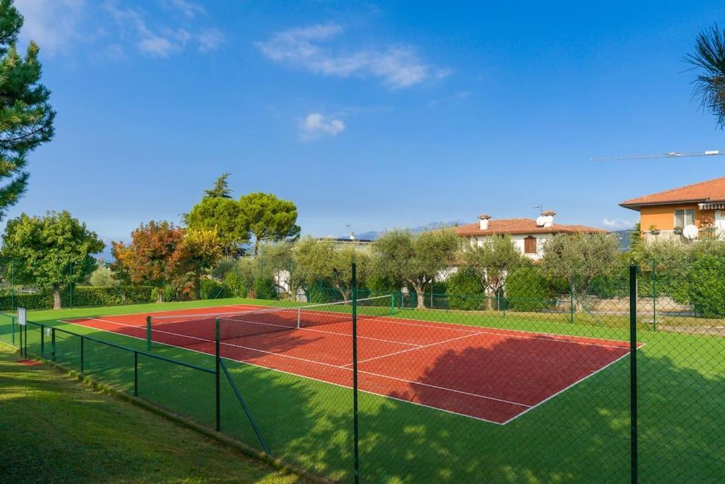 Tennis / Pool / Barbecue Бардолино Экстерьер фото
