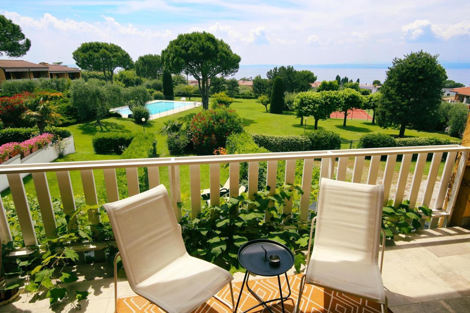 Tennis / Pool / Barbecue Бардолино Экстерьер фото